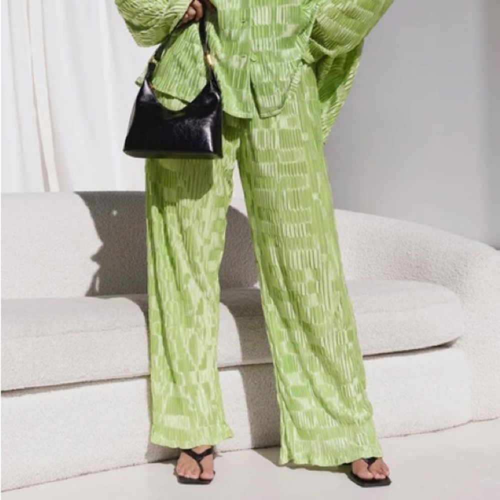 PRINCESS POLLY Lila Green Pleated Pants - Picture 1 of 7